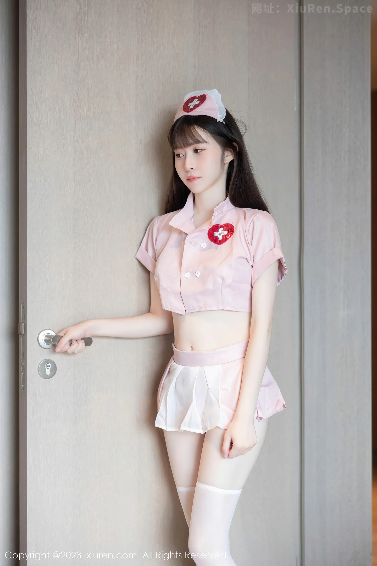 图片[3]-[XiuRen秀人网]VOL.7090 模特林悠悠性感粉色情趣护士服配白色丝袜秀曼妙身姿诱惑写真79P-秀人网官方网站